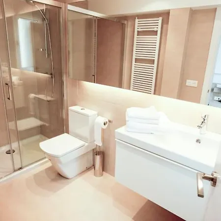 Belle View, Modern Apt With View Wifi.