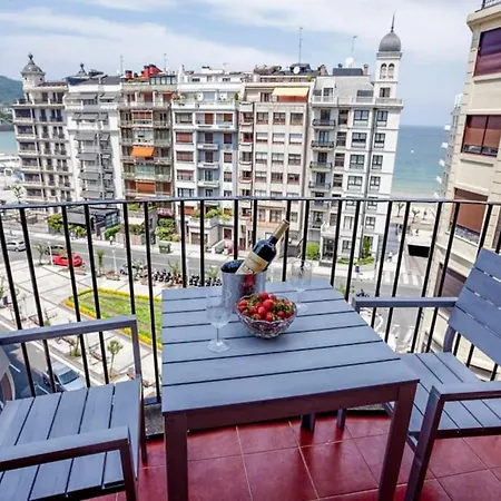 Belle View, Modern Apt With View Wifi. Appartement